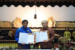 MOU Pengembangan Filsafat Wayang bersama Kampus UNINDRA 2024